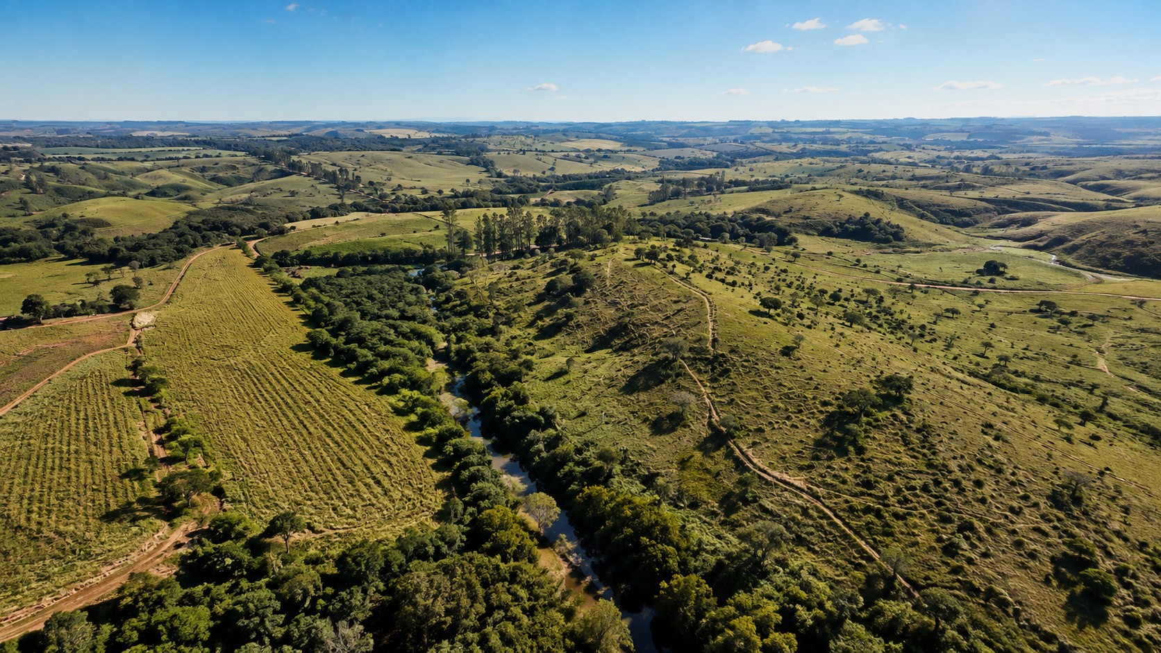 Vista aérea de um imóvel, como forma de demonstrar que a localização tem influência sobre a necessidade de licença ambiental em pequenos empreendimentos.